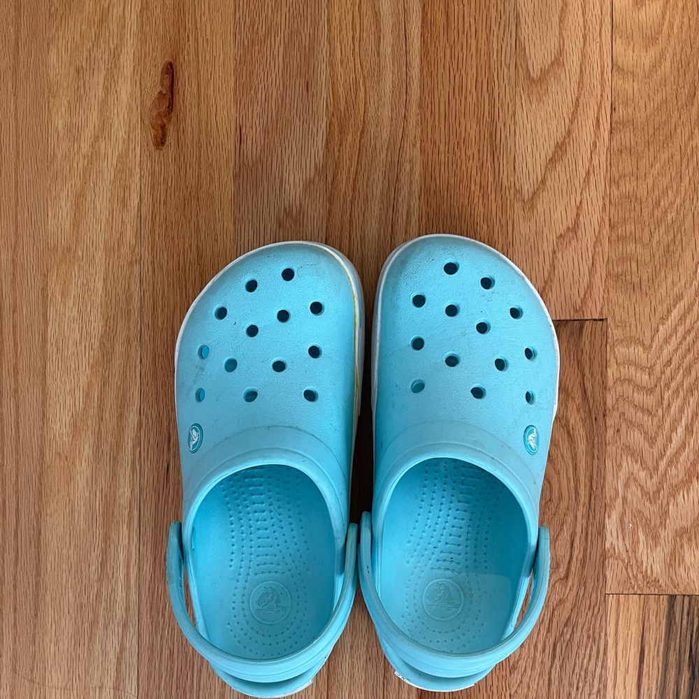 blue crocs